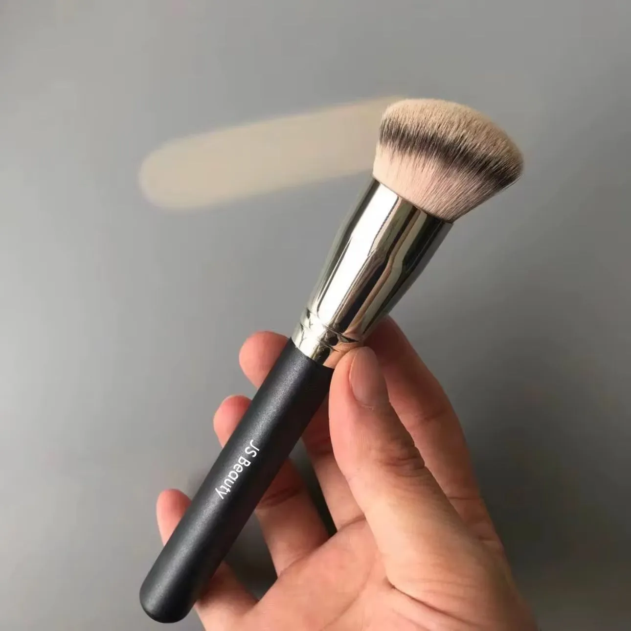 Foundation Brush 170