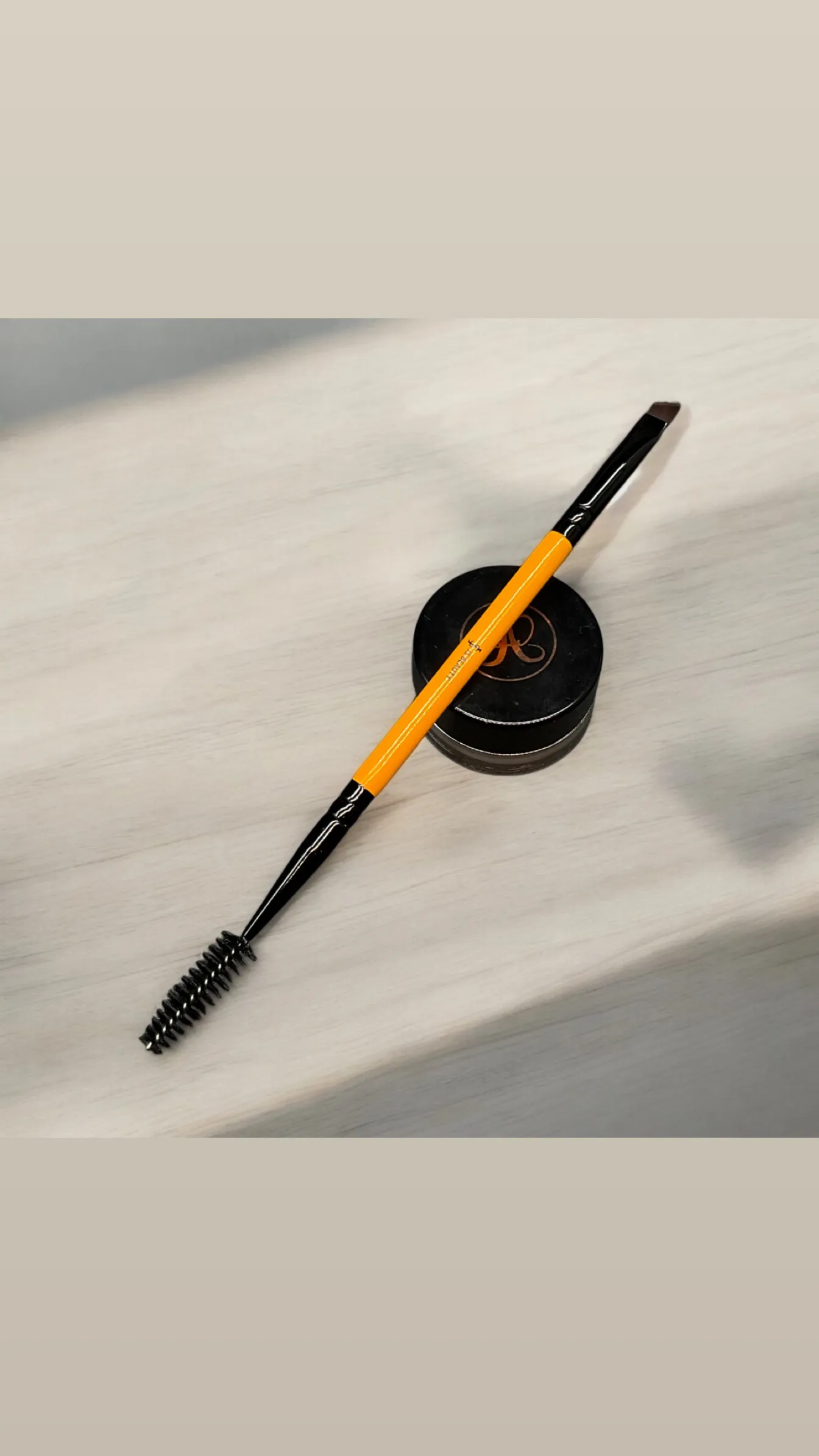 فرشة حواجب اتجاهين منجاوي